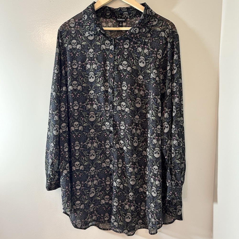 Torrid  Skull Sheer Blouse Women's Size 1 Gothic Floral